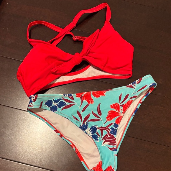 Cupshe Red and Floral Bikini Set - Picture 1 of 1